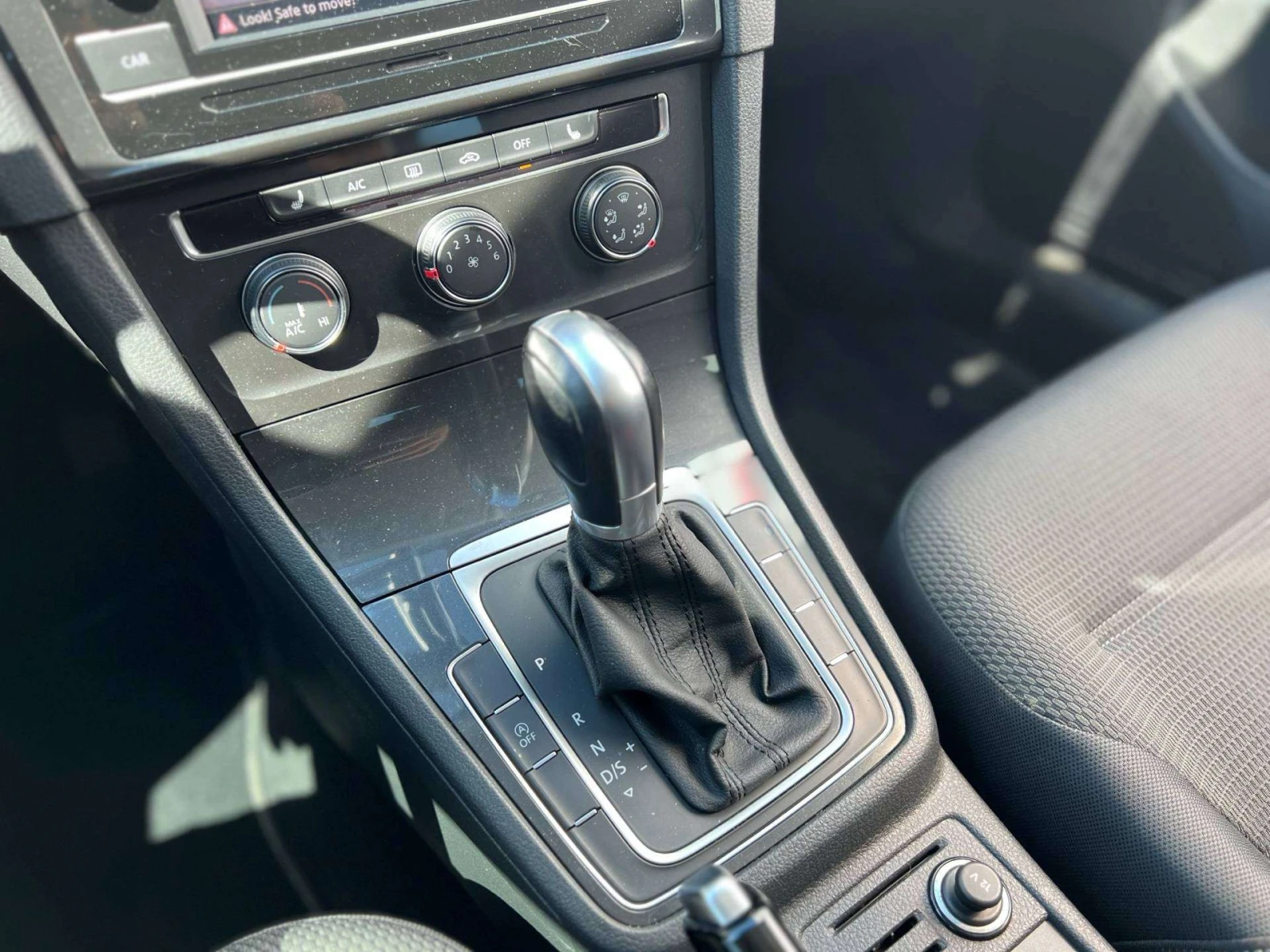 VW Golf МАЛКО КМ / DSG / ЦЕНА ДО БГ, снимка 16 - Автомобили и джипове - 54997964