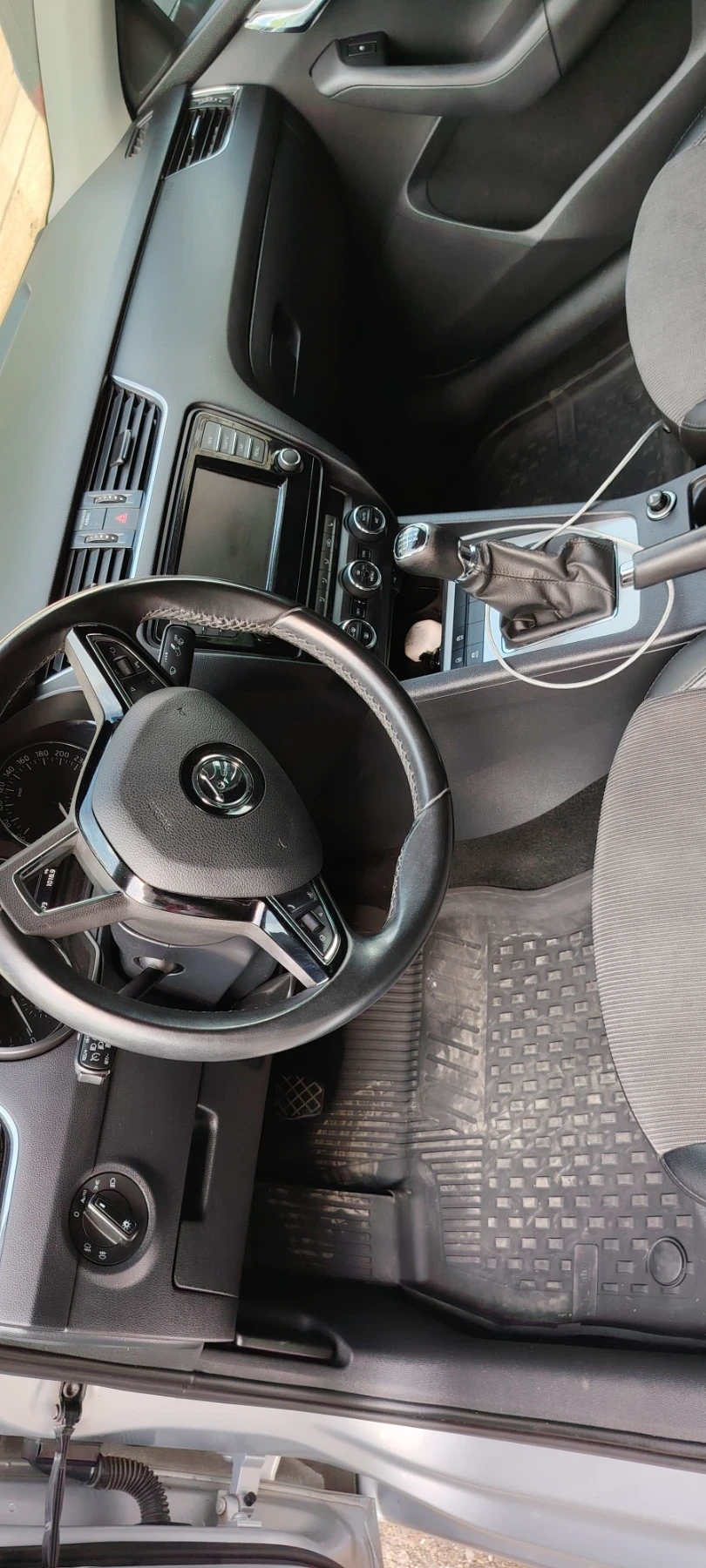 Skoda Octavia, снимка 17 - Автомобили и джипове - 55105678