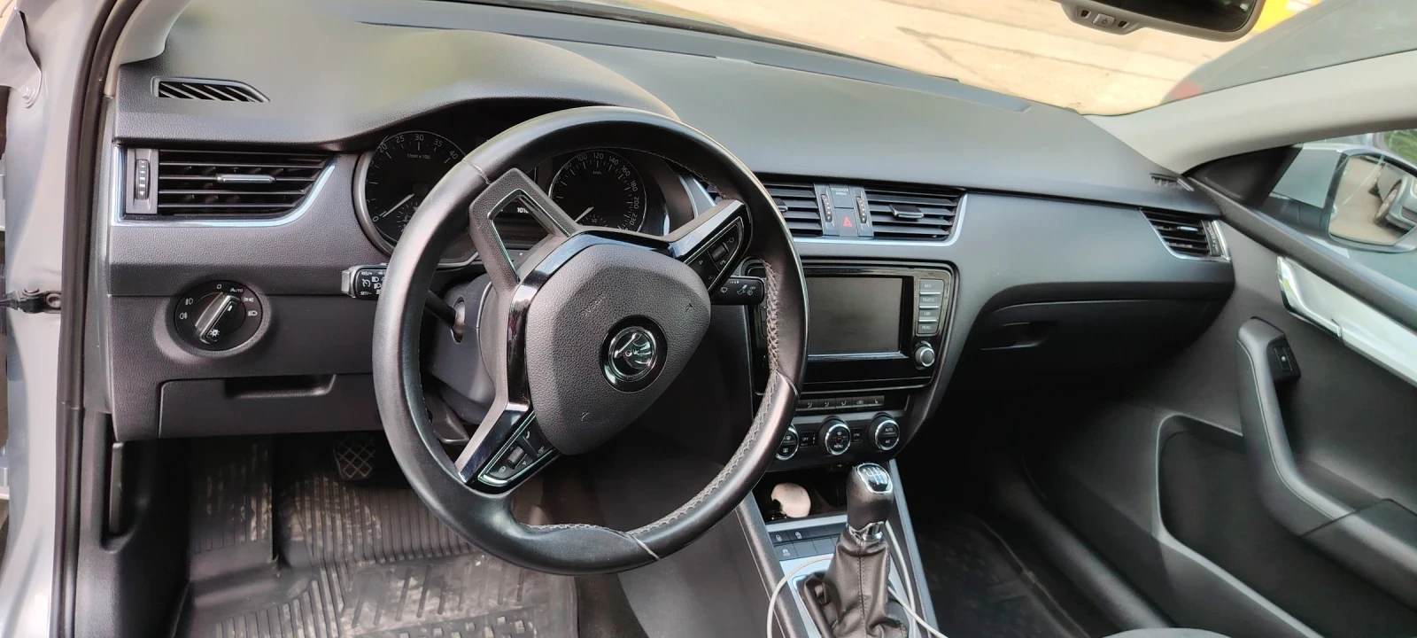 Skoda Octavia, снимка 13 - Автомобили и джипове - 55105678