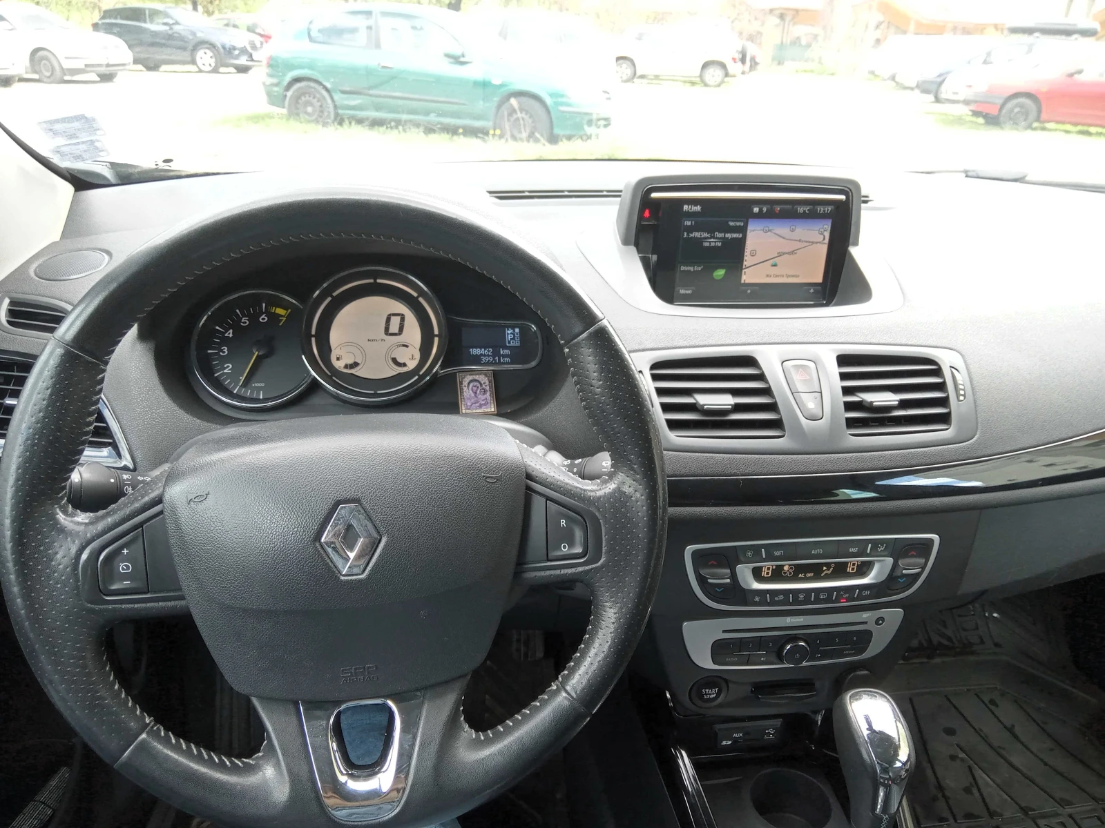Renault Megane Автоматик, 132 к.с., 16V, Facelift, Bose Edition, снимка 13 - Автомобили и джипове - 55147752
