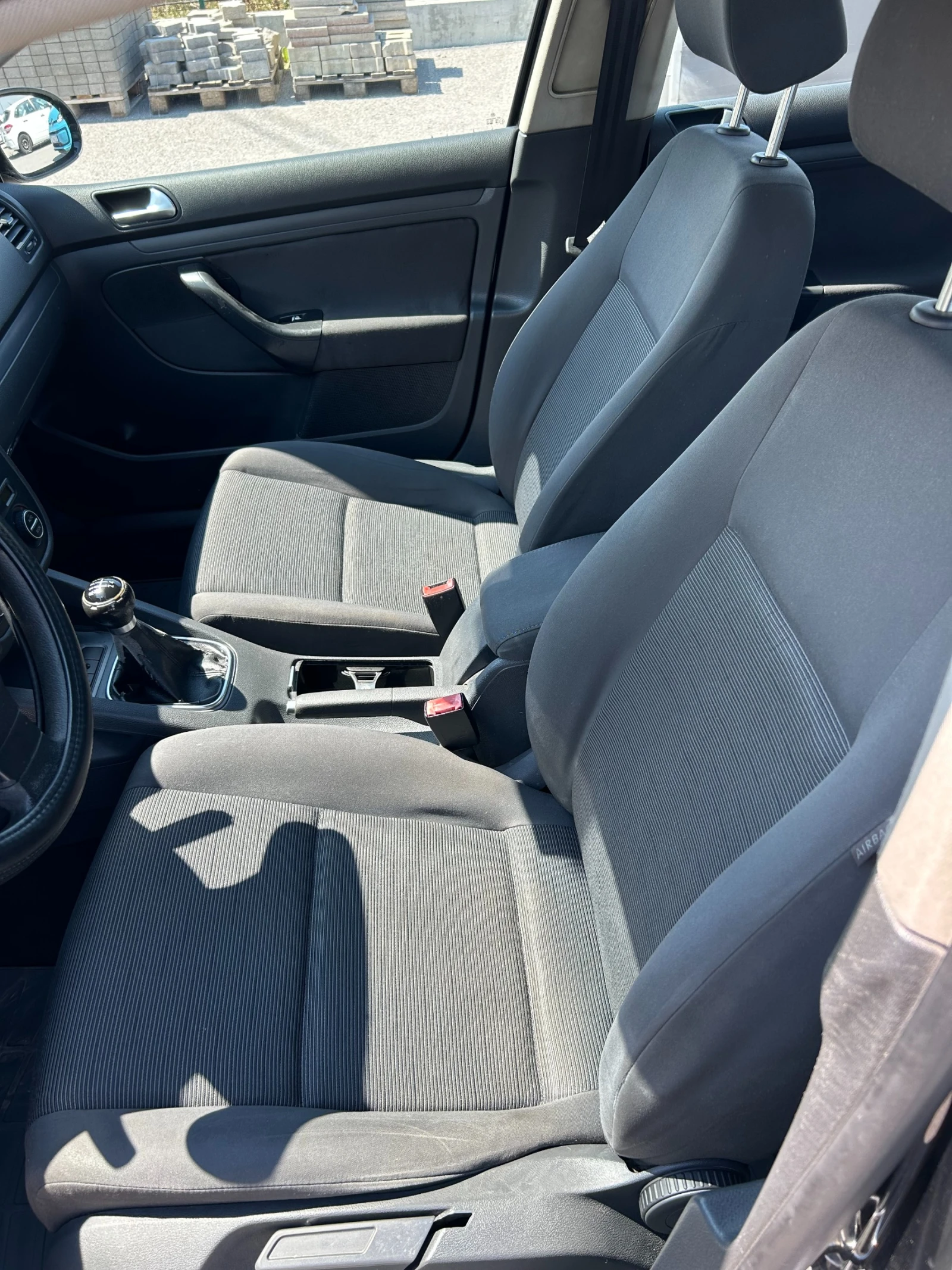VW Golf 1.9 TDI, снимка 6 - Автомобили и джипове - 55614910
