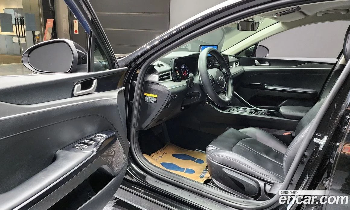 Kia K5 2.0 Trendy, снимка 11 - Автомобили и джипове - 55669015