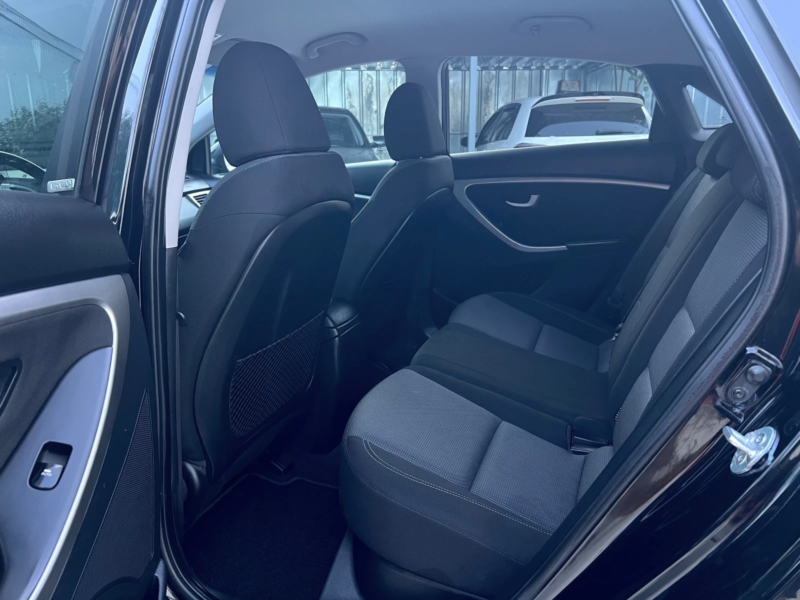 Hyundai I30 1.4crdi Face, снимка 11 - Автомобили и джипове - 55698663