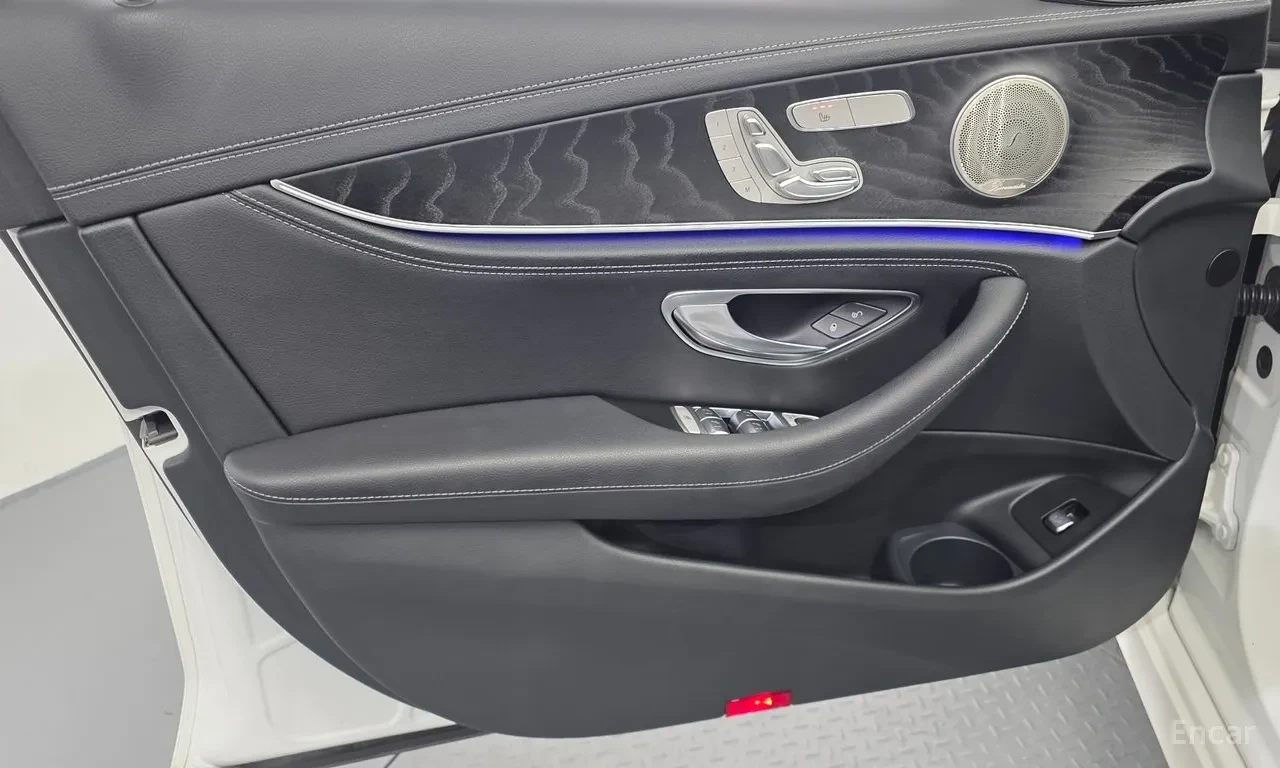 Mercedes-Benz E 220 d 4MATIC AMG Line | 2021| 26 984 км, снимка 7 - Автомобили и джипове - 55849444