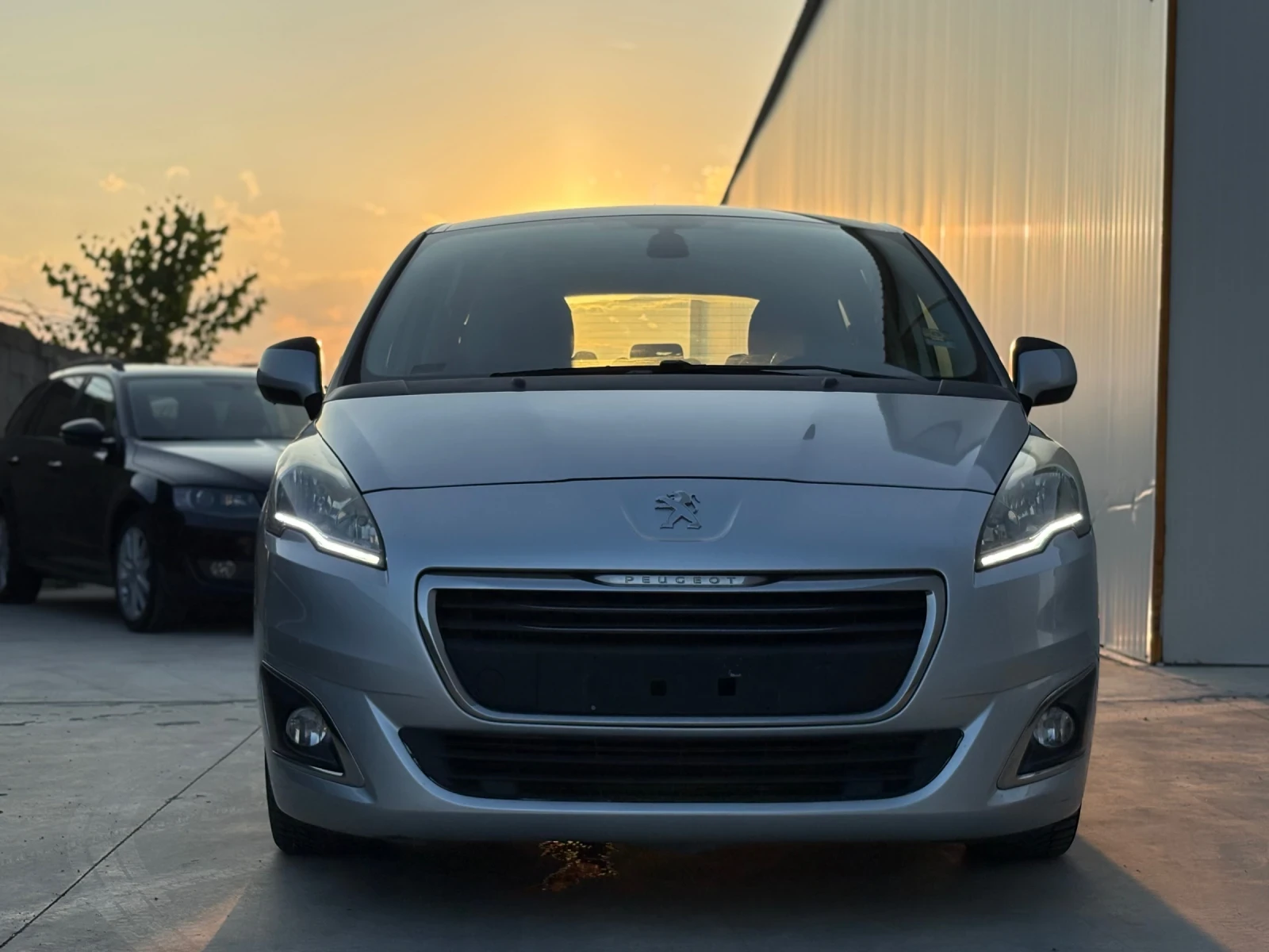 Peugeot 5008 1.6 HDI 112кс ЗА ГНП, снимка 3 - Автомобили и джипове - 55849671