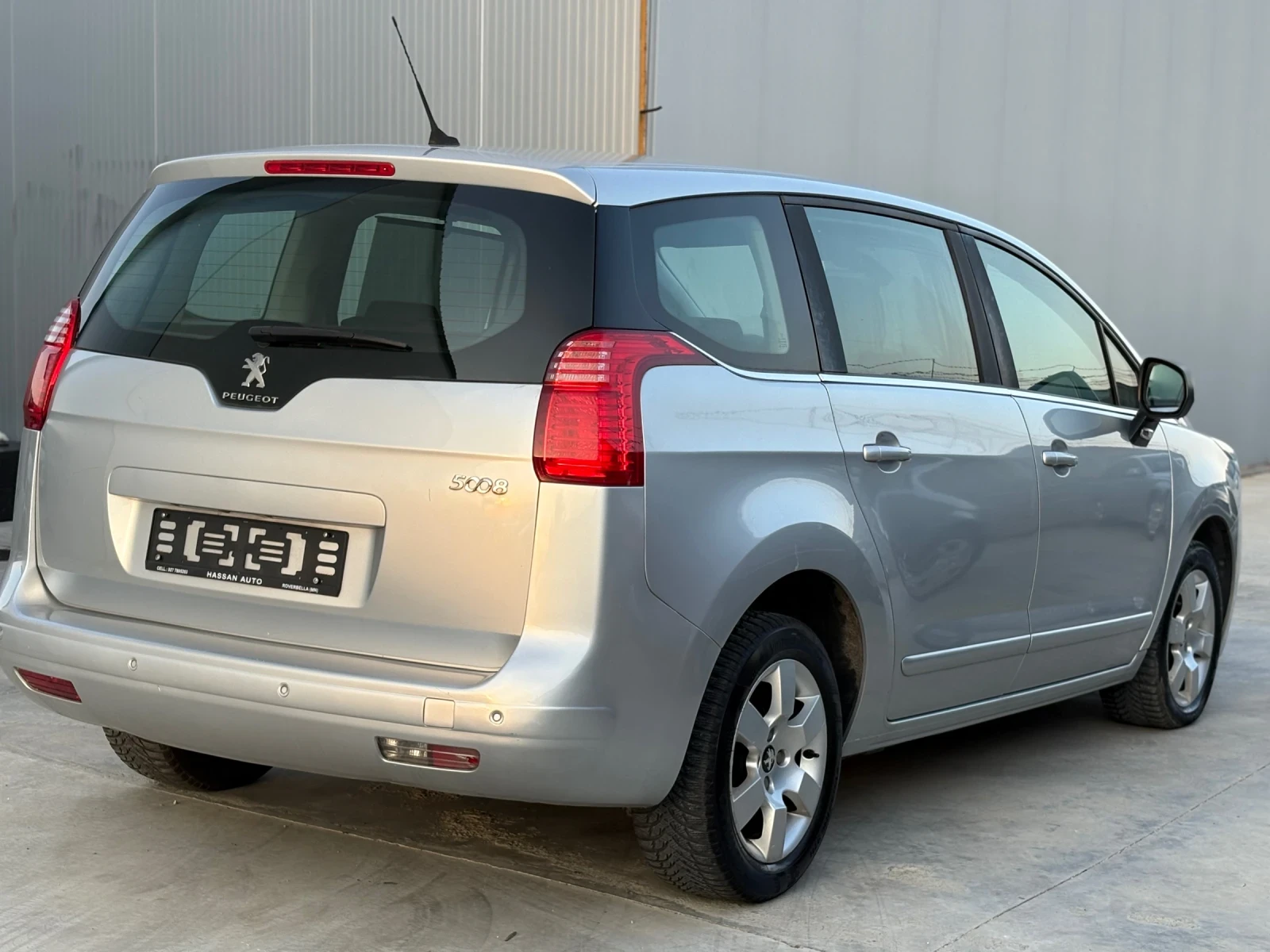 Peugeot 5008 1.6 HDI 112кс ЗА ГНП, снимка 5 - Автомобили и джипове - 55849671