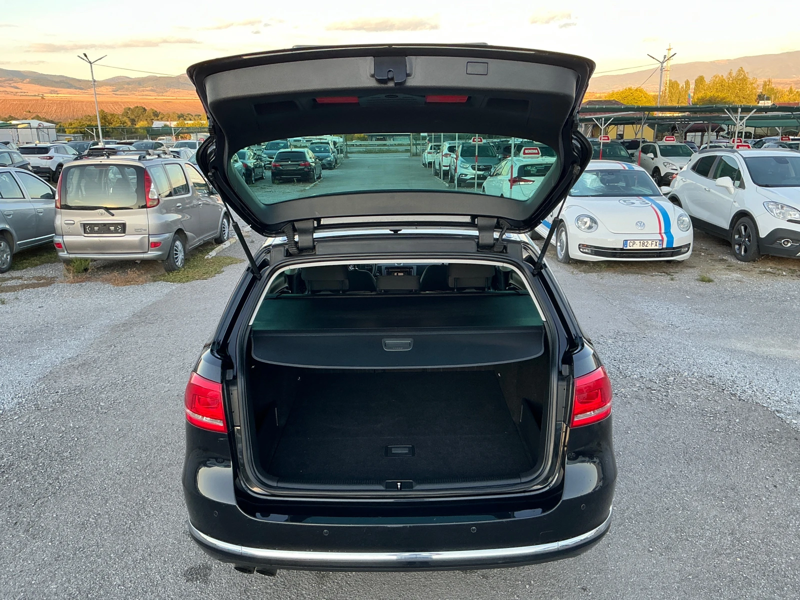 VW Passat 2.0 TDI, снимка 10 - Автомобили и джипове - 56261448