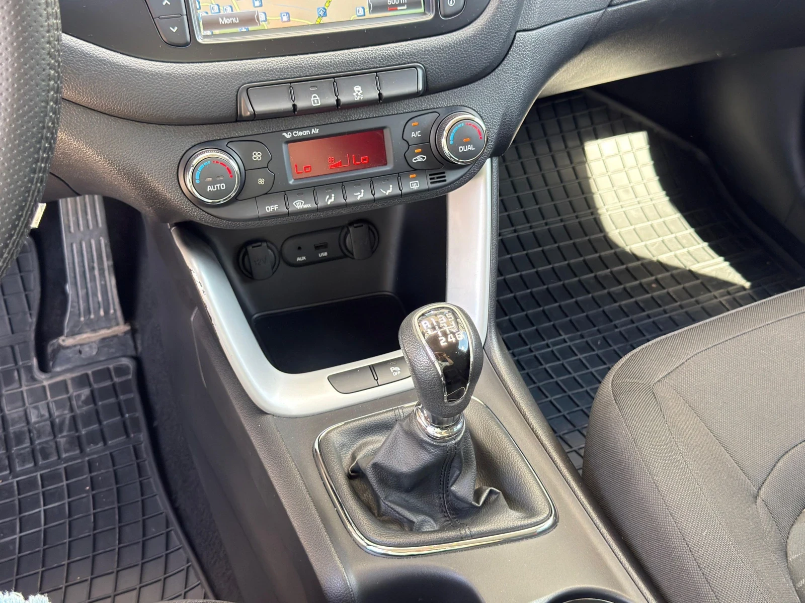 Kia Ceed 1.6crdi, снимка 14 - Автомобили и джипове - 56266770