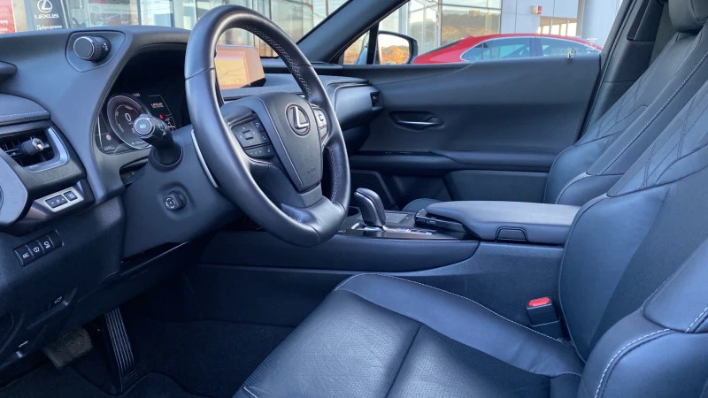 Lexus UX 300E , снимка 10 - Автомобили и джипове - 39092635