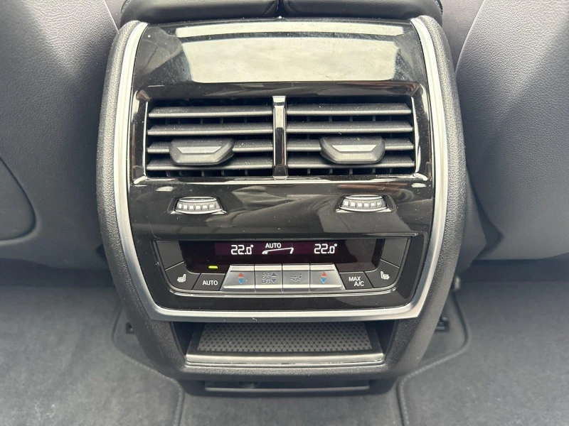 BMW X7 40i/xDrive/FACELIFT/M-SPORT/H&K/PANO/HEAD UP/360/, снимка 13 - Автомобили и джипове - 52454263