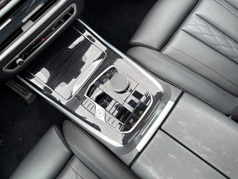 BMW X7 40i/xDrive/FACELIFT/M-SPORT/H&K/PANO/HEAD UP/360/, снимка 9 - Автомобили и джипове - 52454263