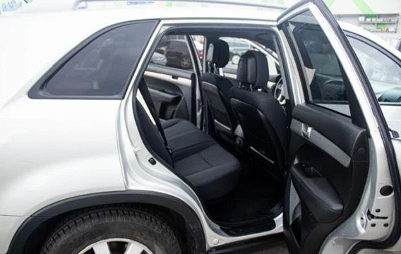 Kia Sorento, снимка 9 - Автомобили и джипове - 47617557