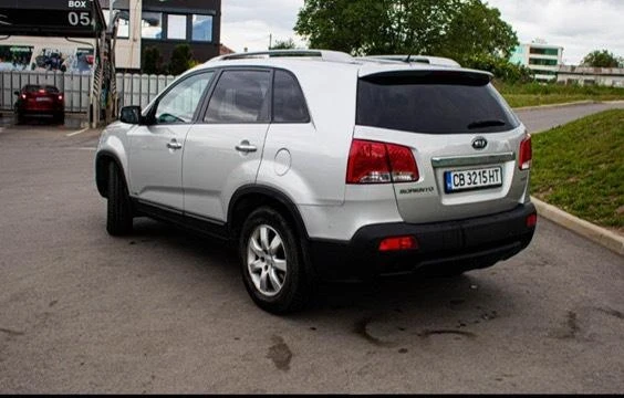 Kia Sorento, снимка 2 - Автомобили и джипове - 47617557