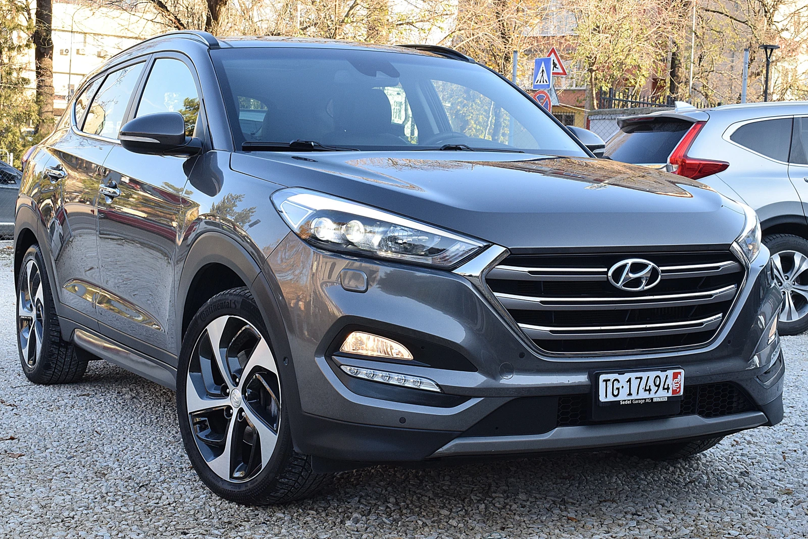 Hyundai Tucson 2.0ШВЕЙЦАРИЯ/LUX/АВТОМАТИК/КОЖА/ЛЕД/LANE ASSIST - изображение 3