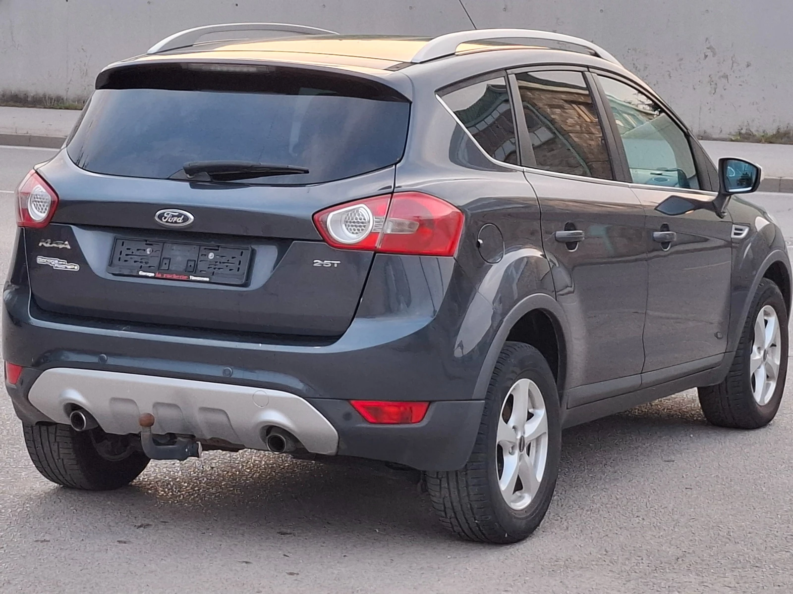 Ford Kuga 2.5t. Automat 4x4 TITANIUM  - изображение 5