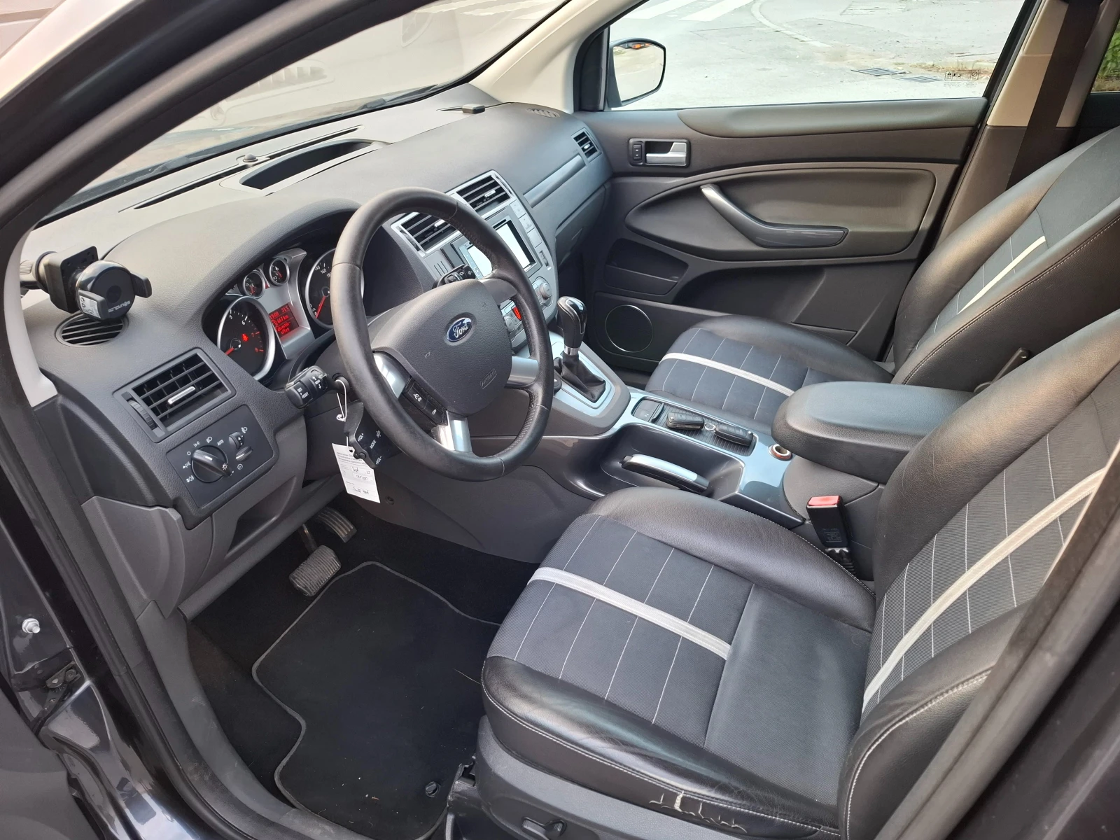 Ford Kuga 2.5t. Automat 4x4 TITANIUM  - изображение 7