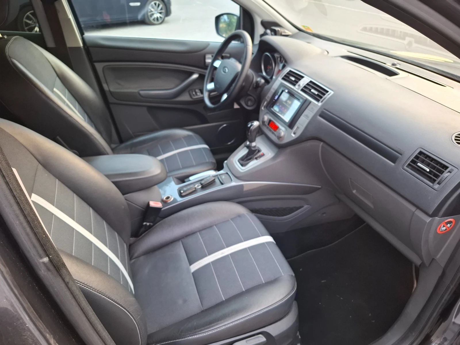 Ford Kuga 2.5t. Automat 4x4 TITANIUM  - изображение 8