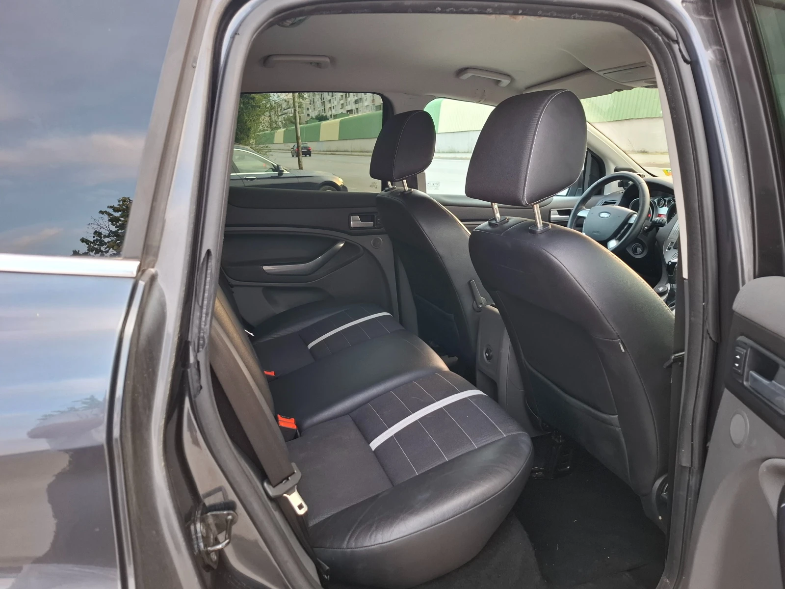 Ford Kuga 2.5t. Automat 4x4 TITANIUM  - изображение 10
