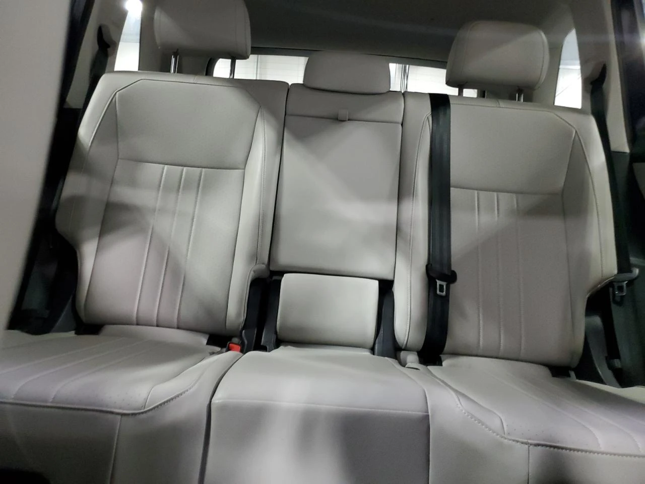 VW Tiguan SE 2.0L 4X4 DIGITAL/КОЖА/ПОДГРЕВИ - изображение 10