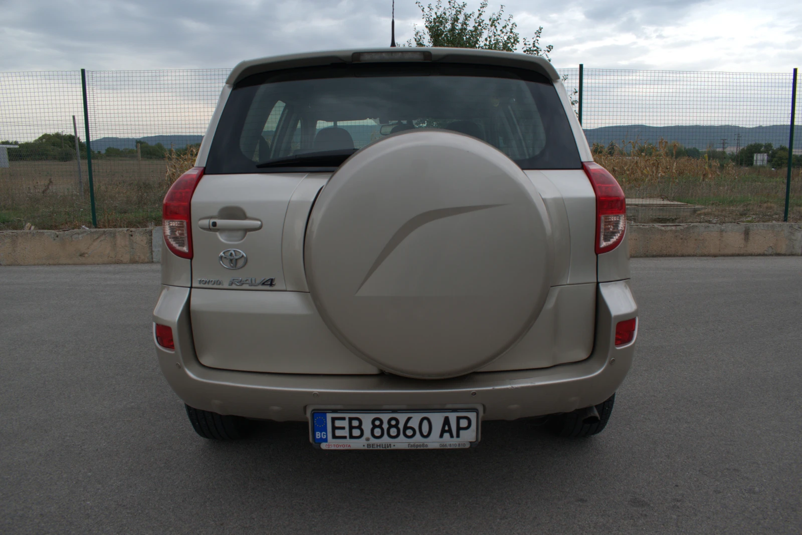 Toyota Rav4 2.2 D4D - изображение 4