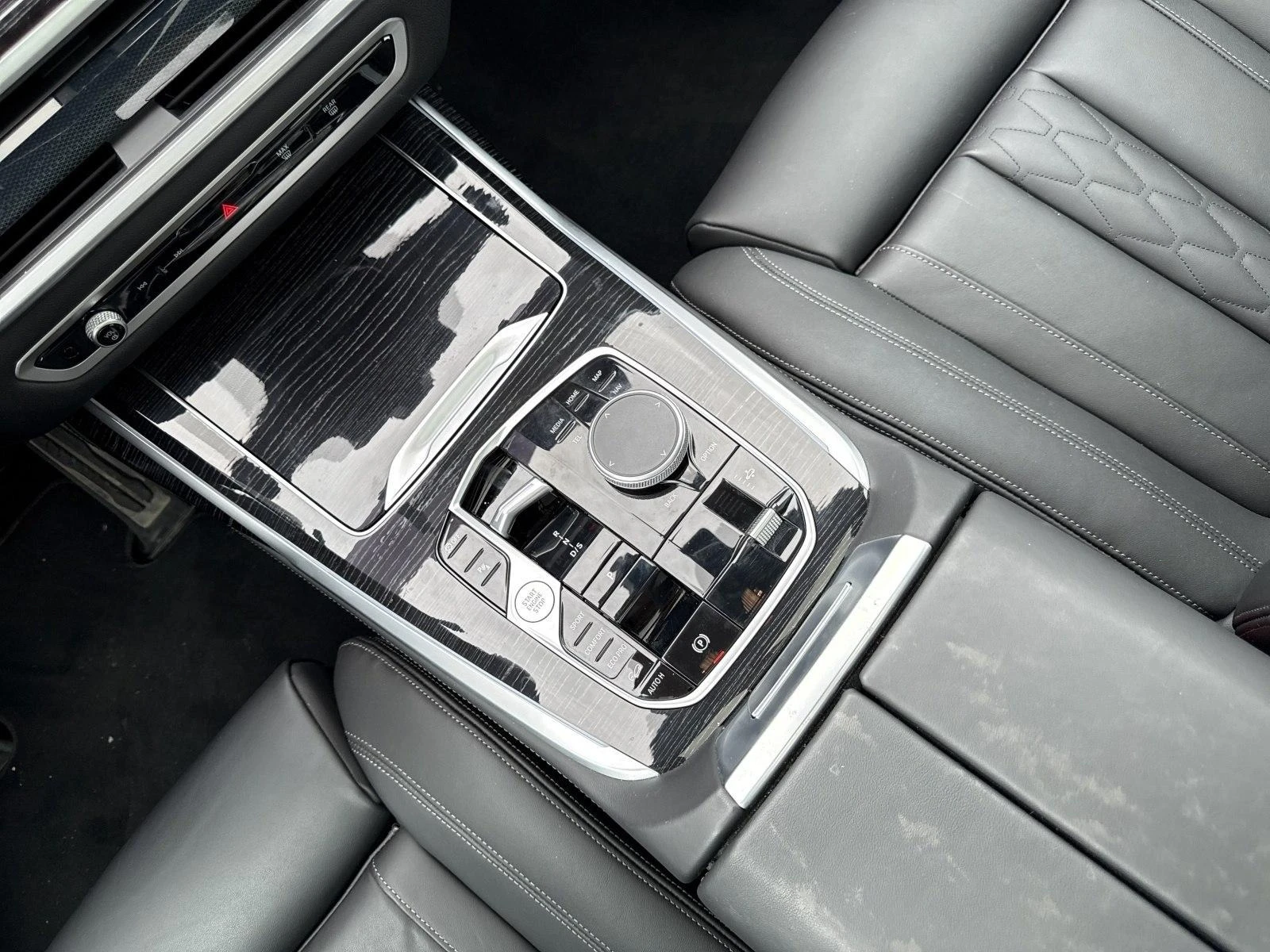 BMW X7 40i/xDrive/FACELIFT/M-SPORT/H&K/PANO/HEAD UP/360/ - изображение 9