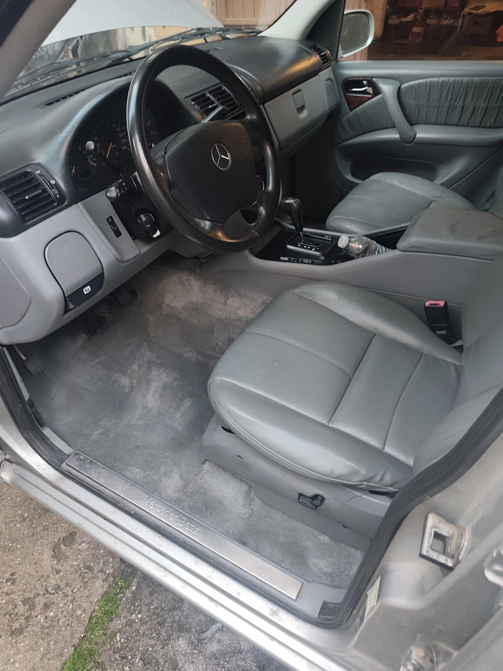 Mercedes-Benz ML 270 2.7 Дизел Автоматик , снимка 3 - Автомобили и джипове - 54070074