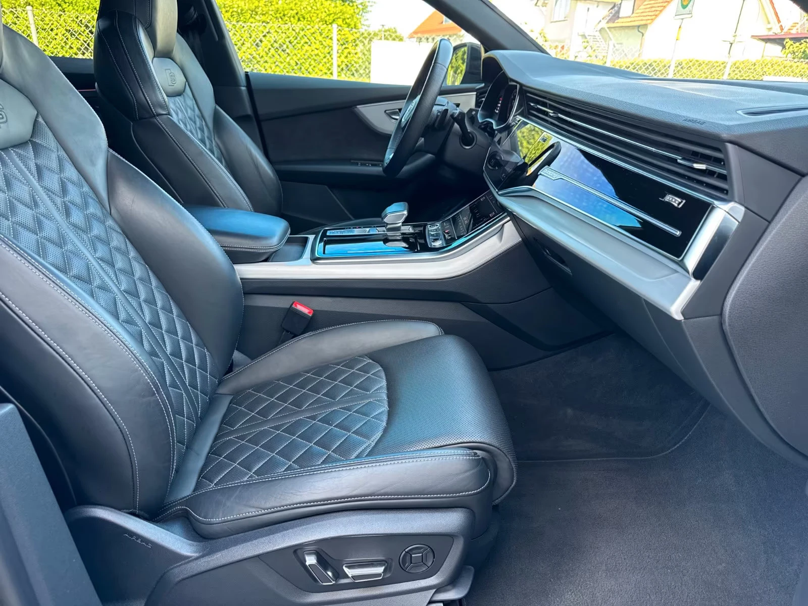 Audi Q8 50TDI/286HP/S-LINE/360/ОБДУХВАНЕ/MATRIX/ACC/578z, снимка 10 - Автомобили и джипове - 55231301