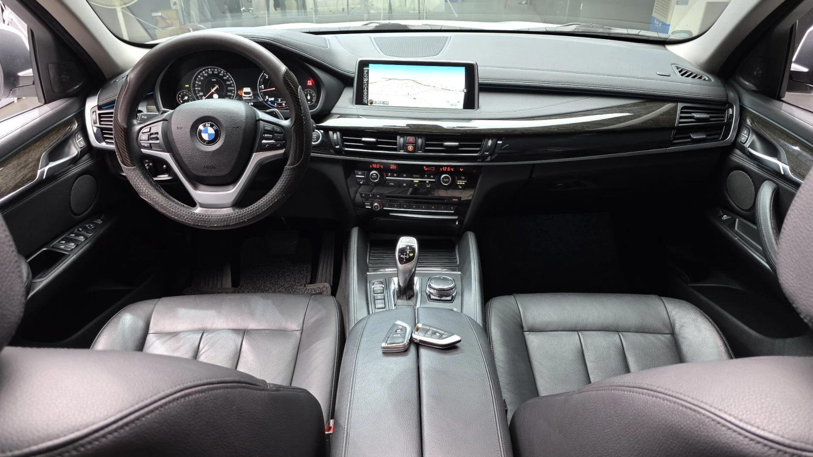 BMW X6 xDrive30d* HUD* ЕЛ. БАГАЖНИК* 360* КРАЙНА ЦЕНА, снимка 7 - Автомобили и джипове - 55367139