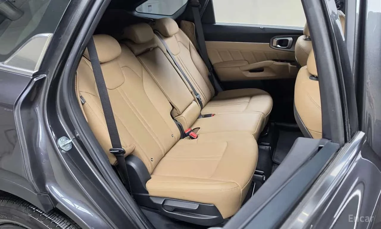 Kia Sorento HEV 1.6 2WD, снимка 12 - Автомобили и джипове - 56614180