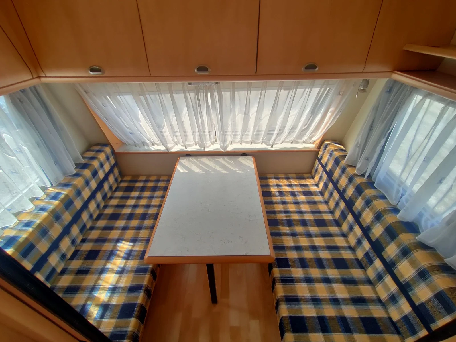 Каравана Hobby DeLuxe 440 Бойлер Душ Форселт Солар, снимка 12 - Каравани и кемпери - 54873592