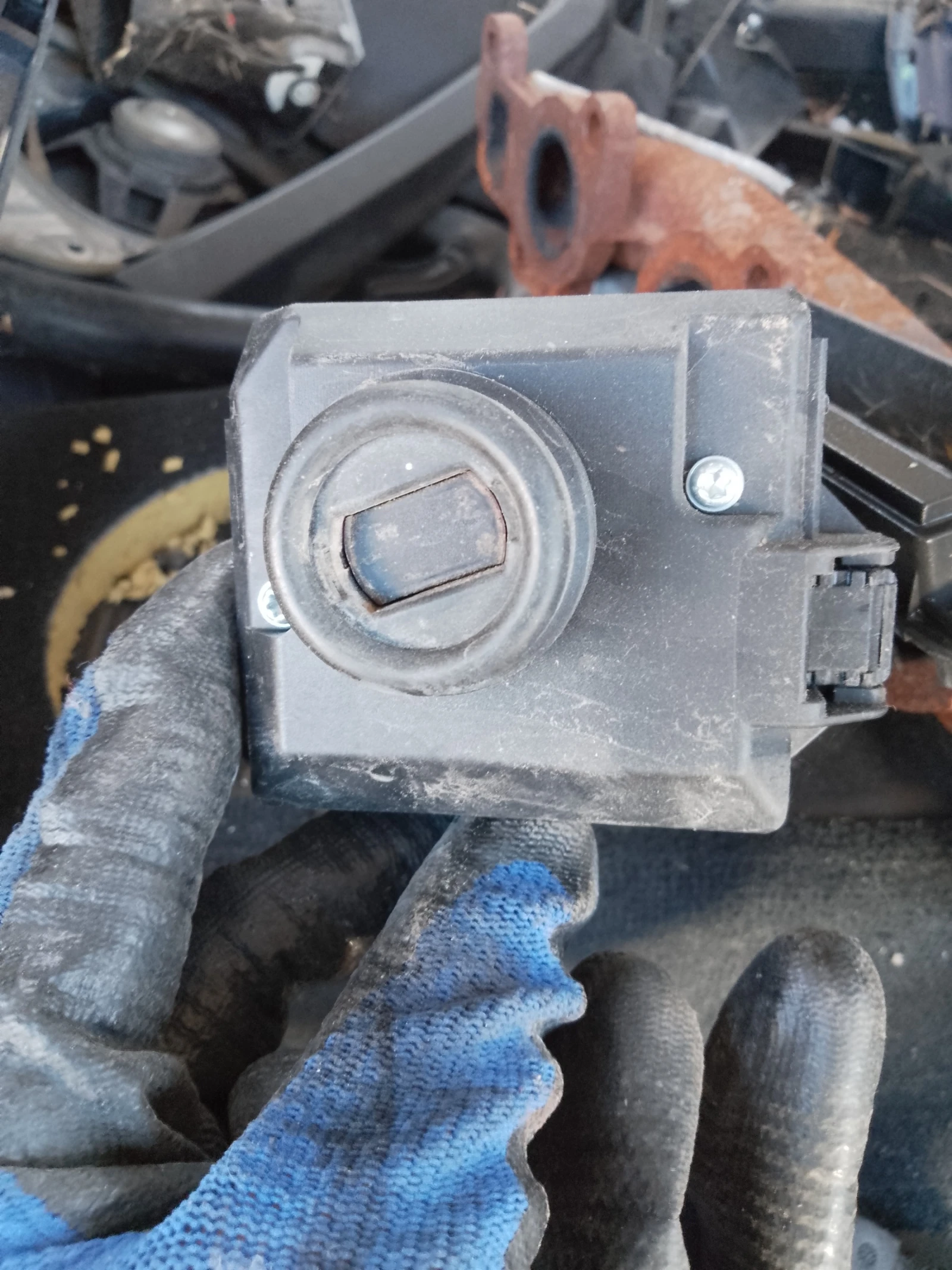 2075450108    W204 | Mobile.bg   2