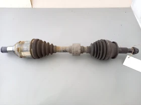 Полуоска предна лява Тойота Рав4 2.2дкат (ч)