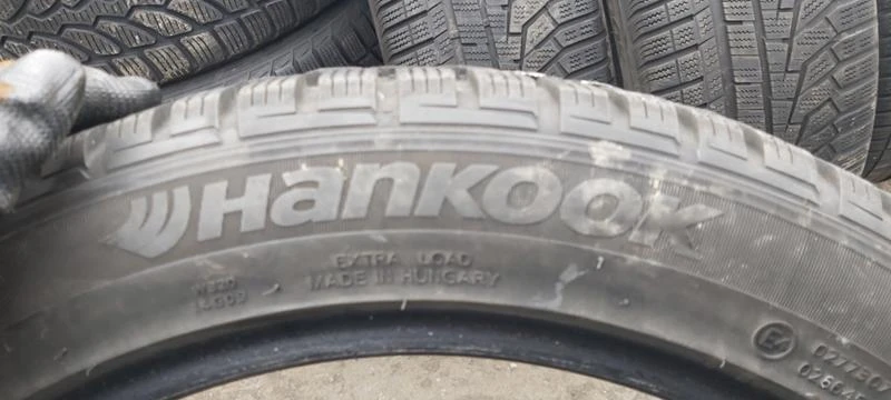 Гуми Зимни 235/45R18, снимка 5 - Гуми и джанти - 31053020