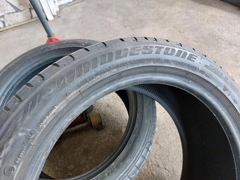 Гуми Летни 255/40R18, снимка 4 - Гуми и джанти - 36220853