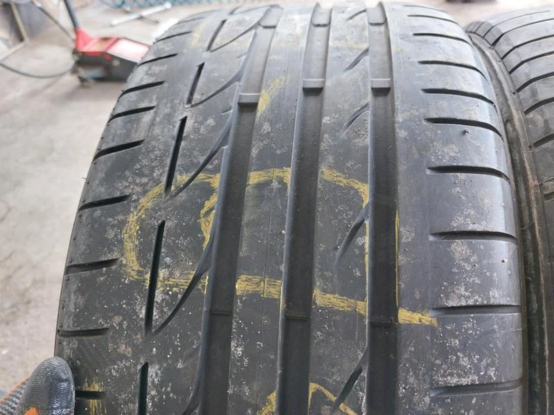 Гуми Летни 255/40R18, снимка 2 - Гуми и джанти - 36220853