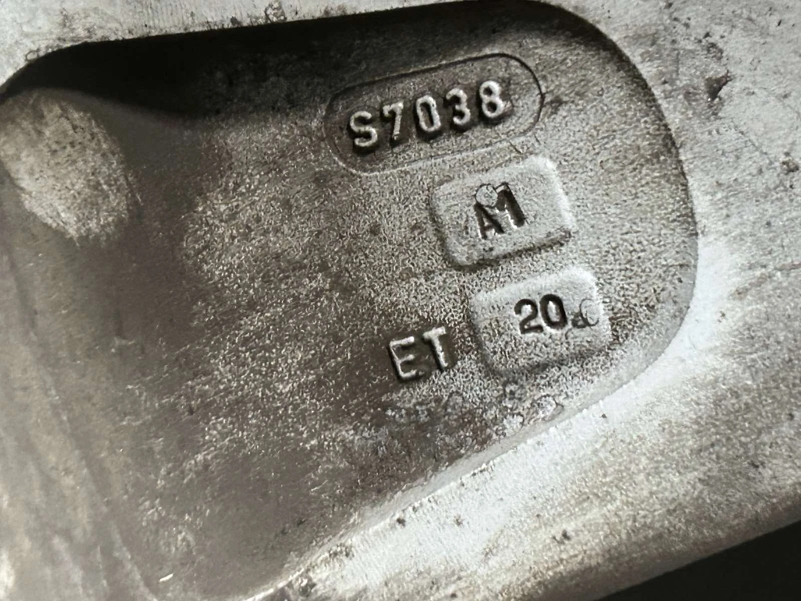    245/40R18 | Mobile.bg   12