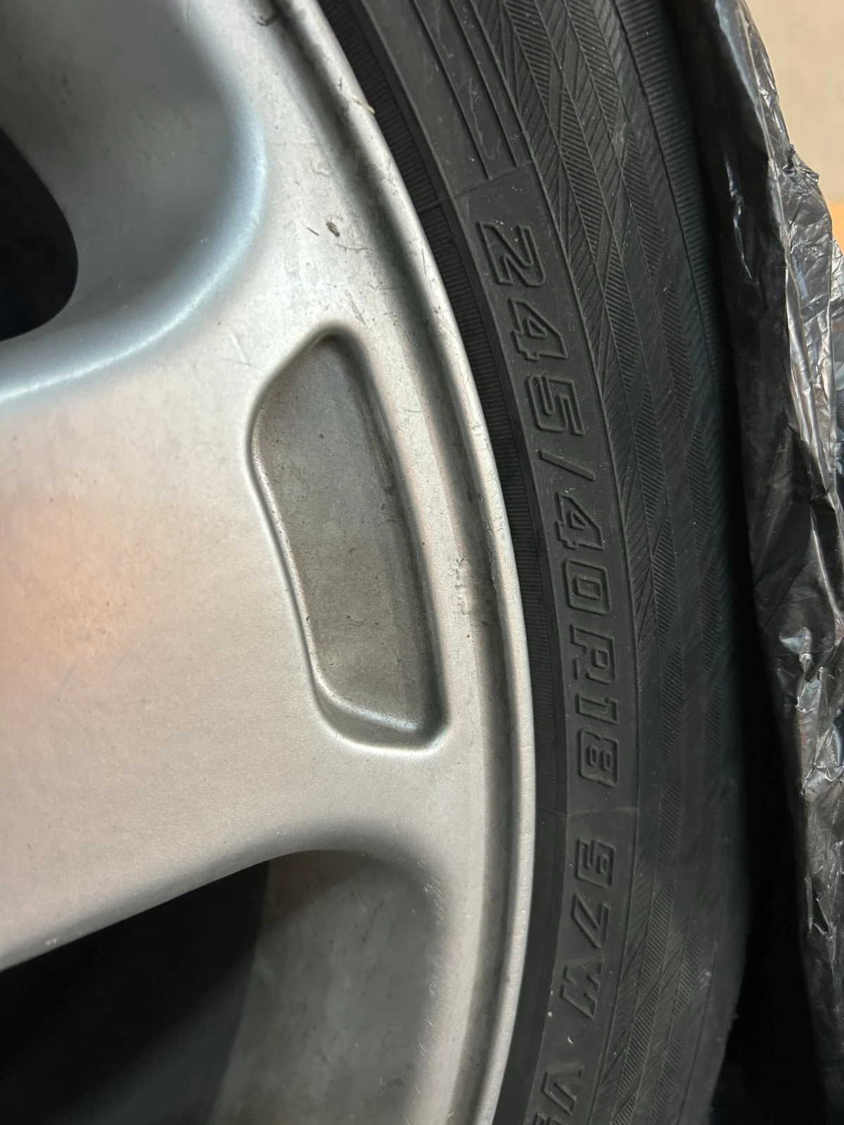    245/40R18 | Mobile.bg   3