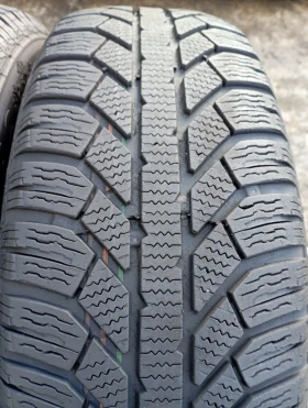 Гуми Зимни 195/65R15, снимка 1 - Гуми и джанти - 47990933