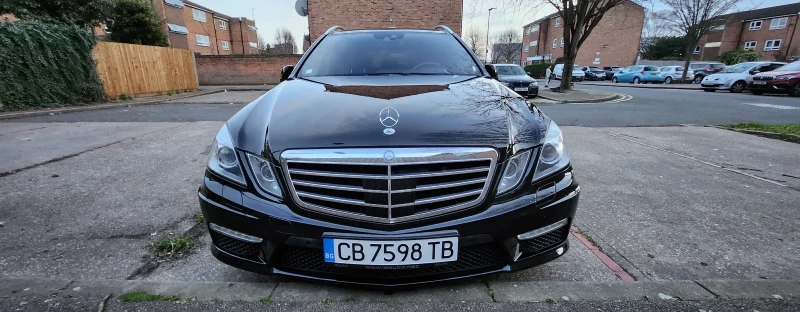 Mercedes-Benz E 63 AMG, снимка 1 - Автомобили и джипове - 48884348