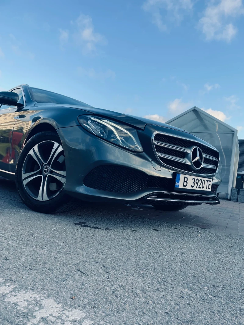 Mercedes-Benz E 200, снимка 12 - Автомобили и джипове - 52801495