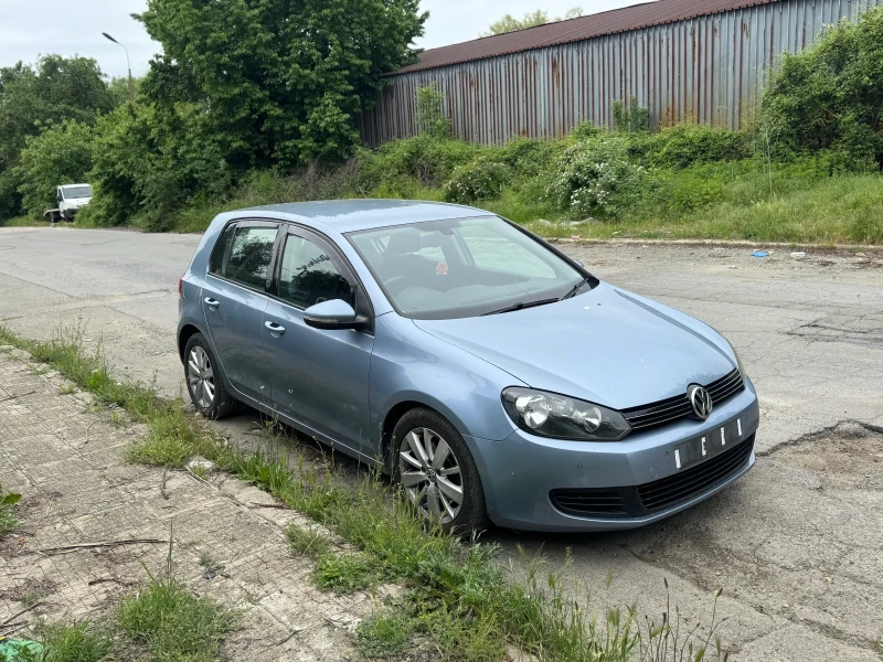 VW Golf 1.6 TDI, снимка 3 - Автомобили и джипове - 51899933