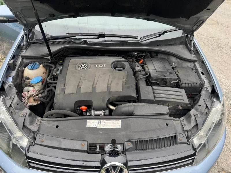 VW Golf 1.6 TDI, снимка 7 - Автомобили и джипове - 51899933