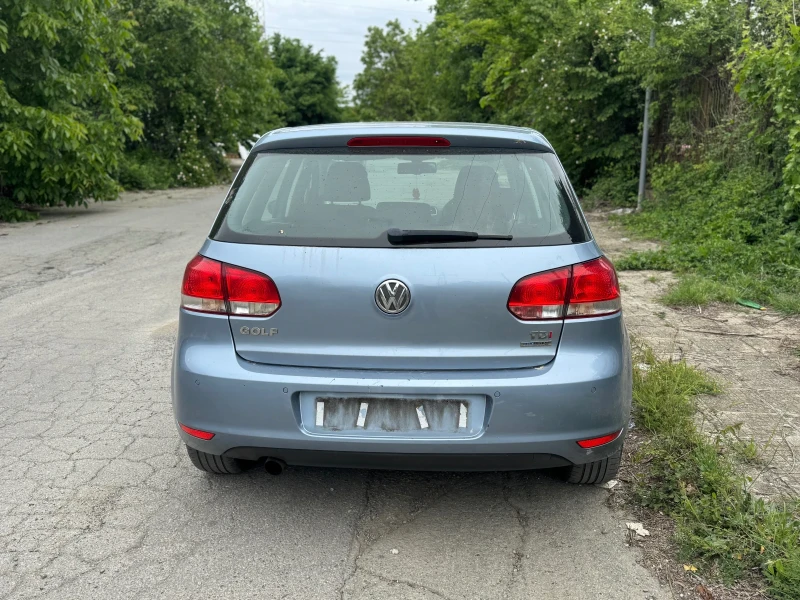 VW Golf 1.6 TDI, снимка 4 - Автомобили и джипове - 51899933