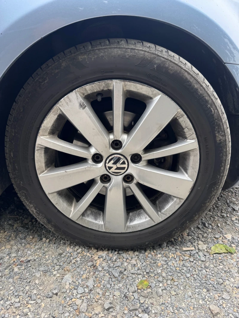 VW Golf 1.6 TDI, снимка 9 - Автомобили и джипове - 51899933