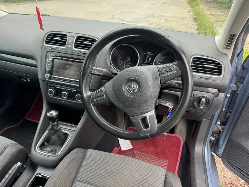 VW Golf 1.6 TDI, снимка 5 - Автомобили и джипове - 51899933