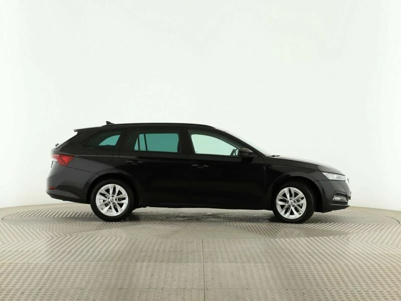 Skoda Octavia Style 2.0 TDI HdUp*VIRTUAL*LED*ACC*ГАРАНЦИЯ, снимка 2 - Автомобили и джипове - 47217074