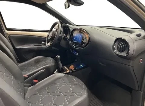 Toyota Aygo aygo X, снимка 4 - Автомобили и джипове - 52492477