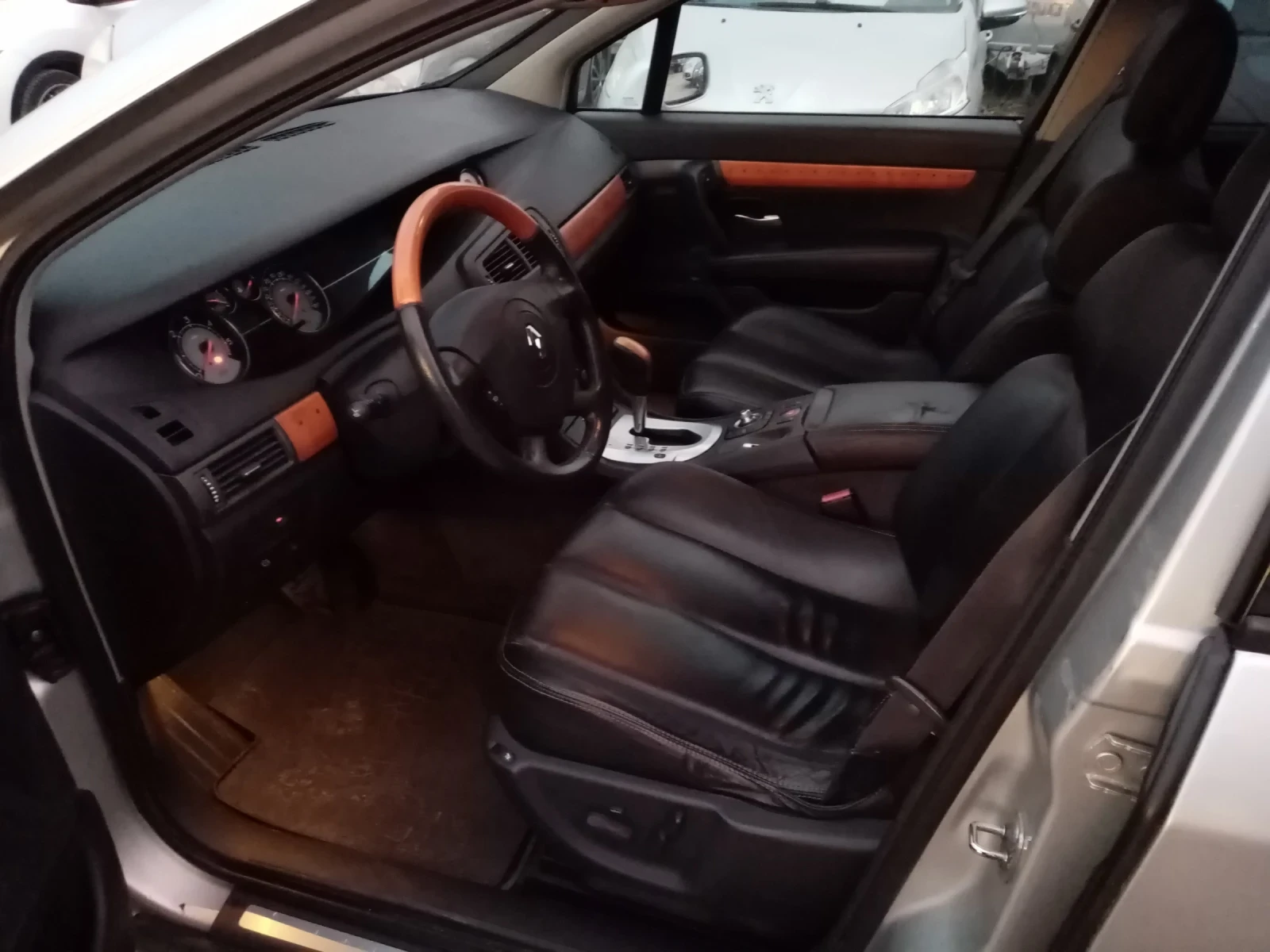 Renault Vel satis 3.0 Dci Automatic - изображение 7