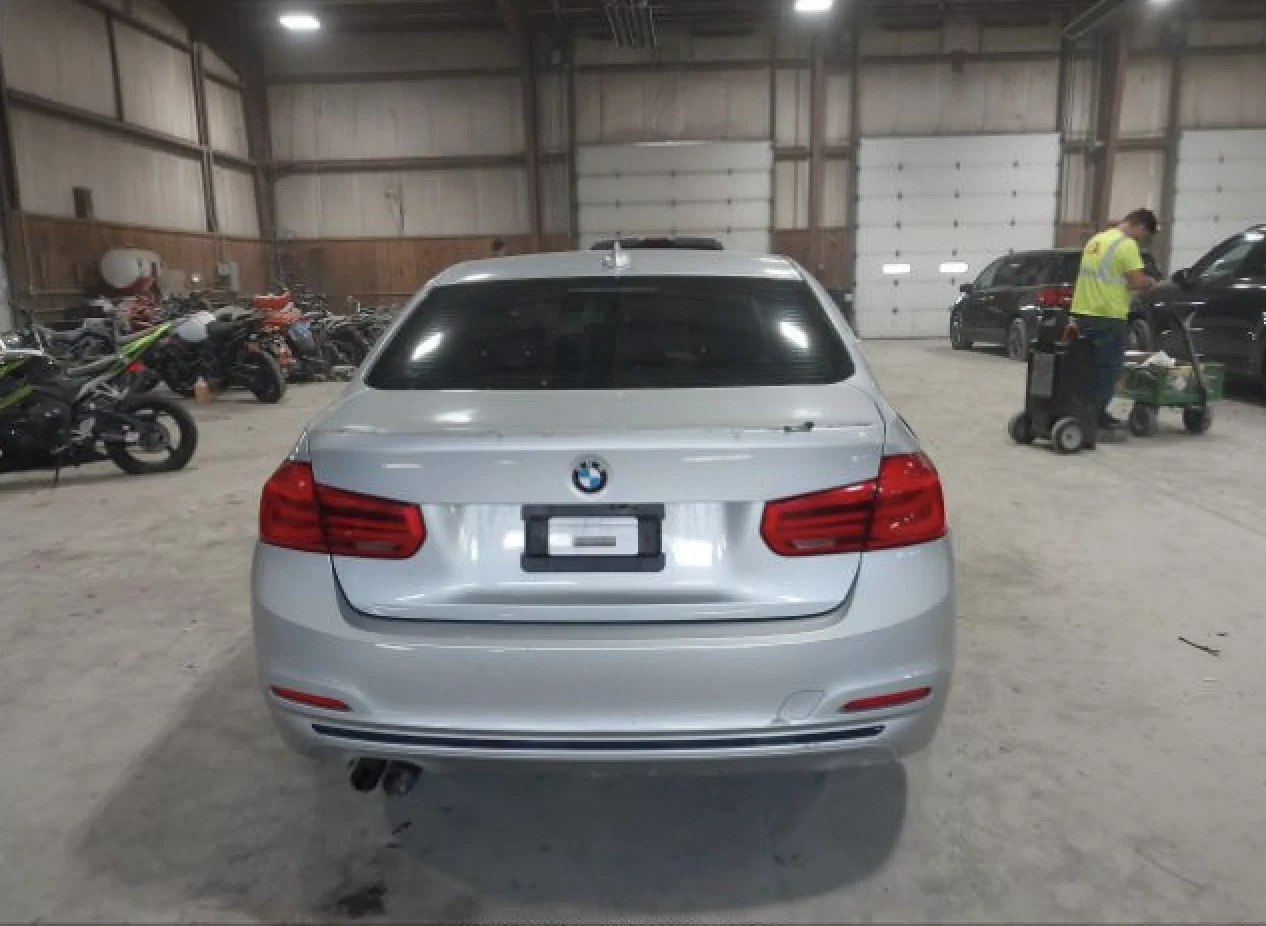 BMW 330 XDRIVE* KEYLESS* ПОДГРЕВ* LED* ШИБИДАХ - изображение 10