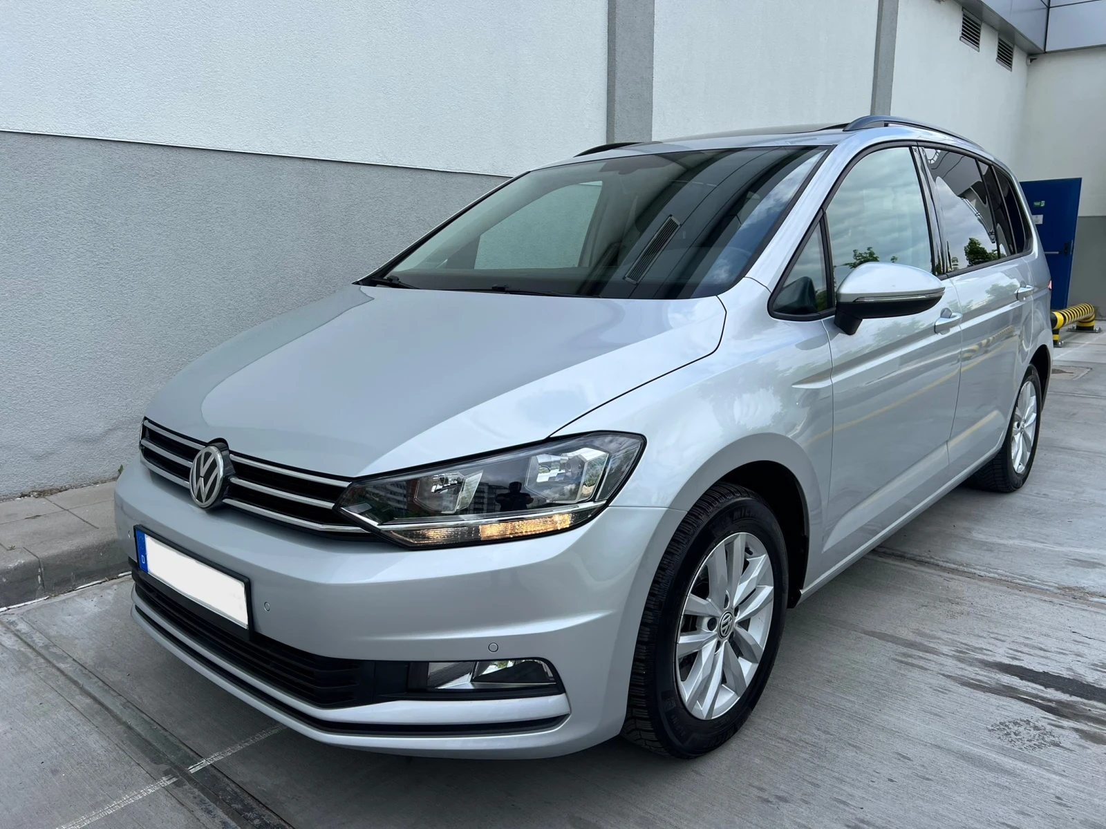 VW Touran * DSG* 7 места* NAVI* Pano* PDC*  - изображение 7